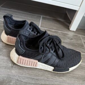 Adidas NMD R1 Sneakers Size 6 Black Pink Athleisure Shoes